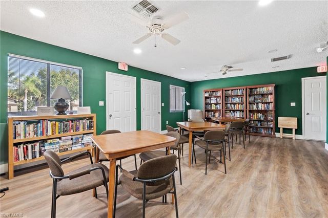 17611 Marco Island LN, Fort Myers, FL 33908