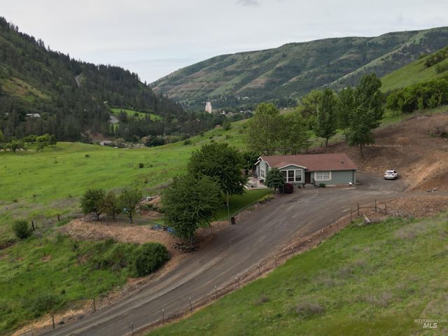1647 Hwy 3, Kendrick, ID 83537