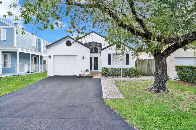 10048 SW 222nd St 0, Cutler Bay, FL 33190