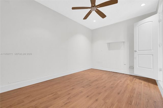 10048 SW 222nd St 0, Cutler Bay, FL 33190