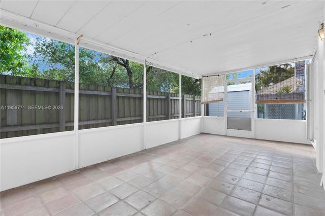 10048 SW 222nd St 0, Cutler Bay, FL 33190