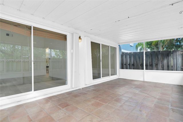 10048 SW 222nd St 0, Cutler Bay, FL 33190