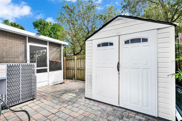 10048 SW 222nd St 0, Cutler Bay, FL 33190