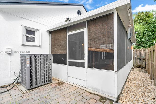 10048 SW 222nd St 0, Cutler Bay, FL 33190