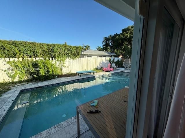 9541 Carlyle Ave 9541, Surfside, FL 33154