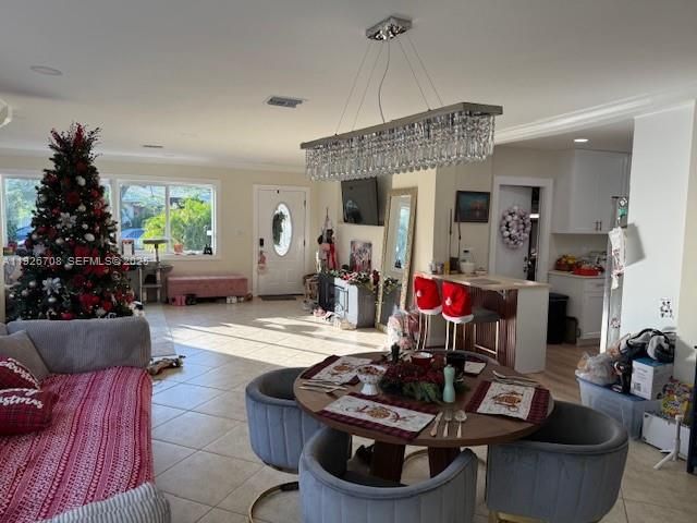 9541 Carlyle Ave 9541, Surfside, FL 33154