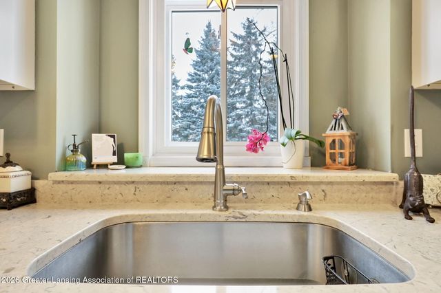 2678 Valdez Drive, Lansing, MI 48911