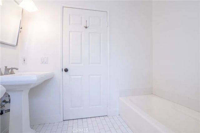 9155 Noble, North Hills, CA 91343