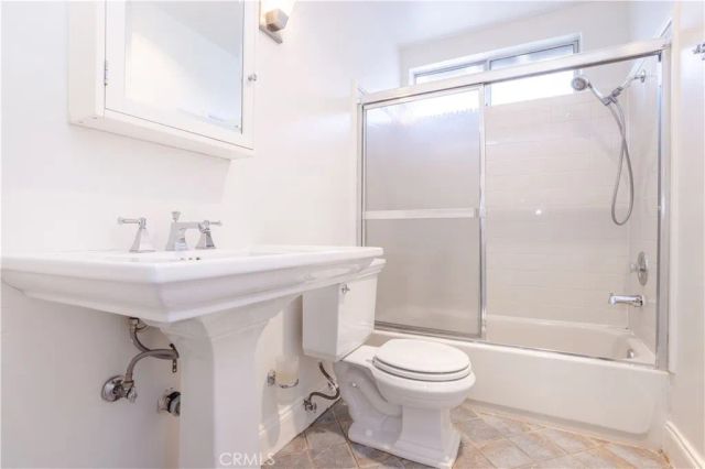 9155 Noble, North Hills, CA 91343