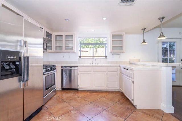 9155 Noble, North Hills, CA 91343