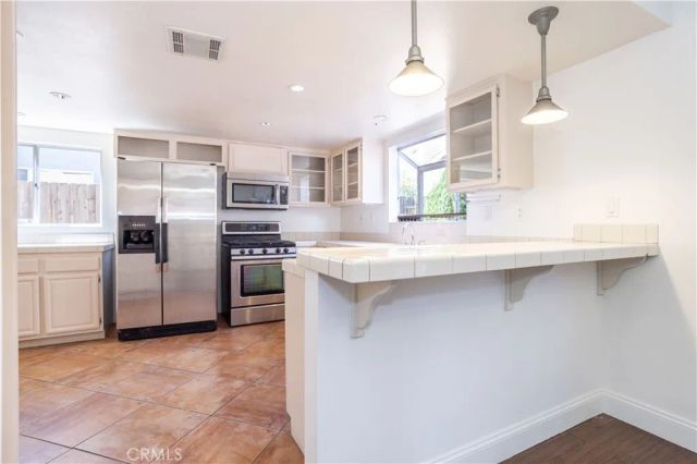 9155 Noble, North Hills, CA 91343