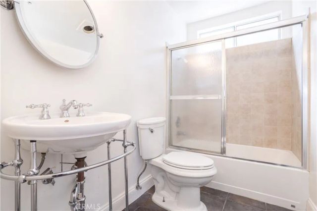 9155 Noble, North Hills, CA 91343