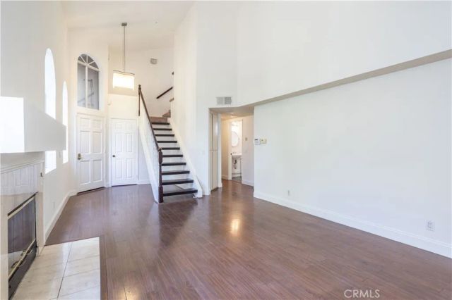 9155 Noble, North Hills, CA 91343