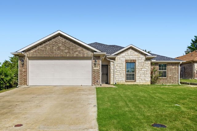 1300 Avenue C, Grand Prairie, TX 75051