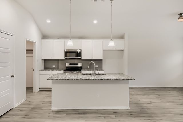 1300 Avenue C, Grand Prairie, TX 75051