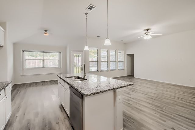 1300 Avenue C, Grand Prairie, TX 75051