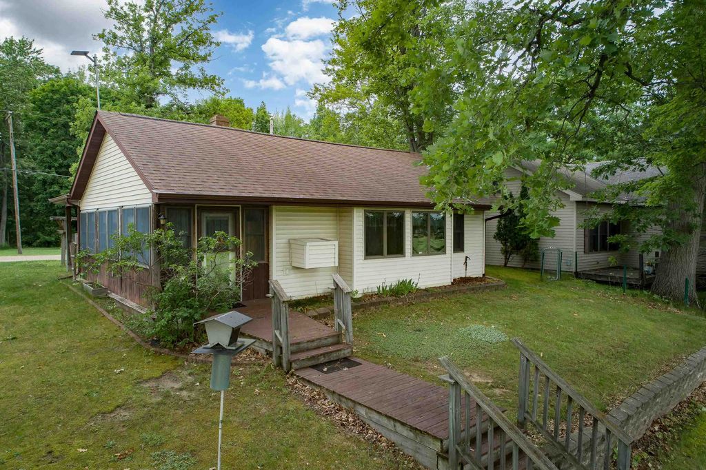 3775 Oakridge Drive, Beaverton, MI 48612
