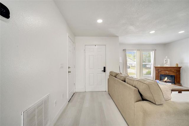 5118 LUNA NEGRA DRIVE, Orlando, FL 32811
