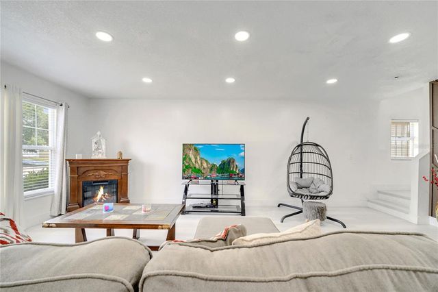 5118 LUNA NEGRA DRIVE, Orlando, FL 32811