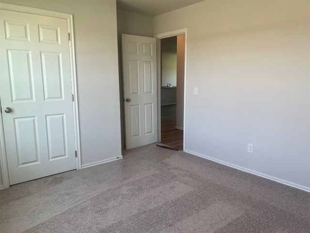 1212 E Ruger Lane, Mustang, OK 73064