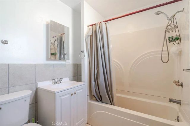 13333 Gladstone Avenue, Sylmar, CA 91342