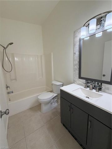 1905 NE 6th ST, Cape Coral, FL 33909