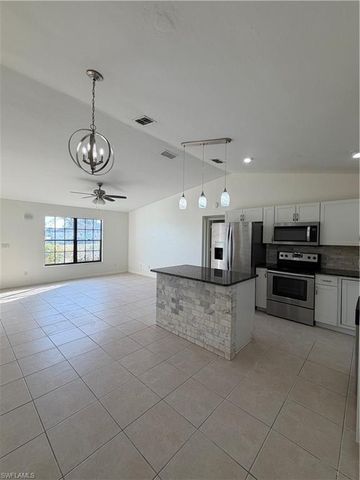 1905 NE 6th ST, Cape Coral, FL 33909