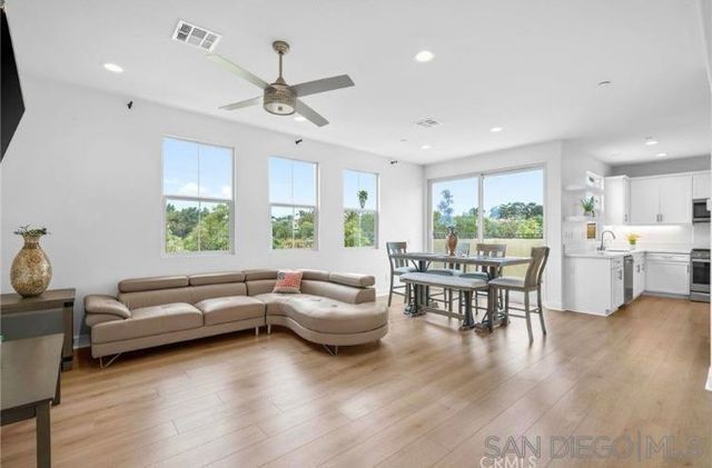 4382 Pacifica Way 1, Oceanside, CA 92056