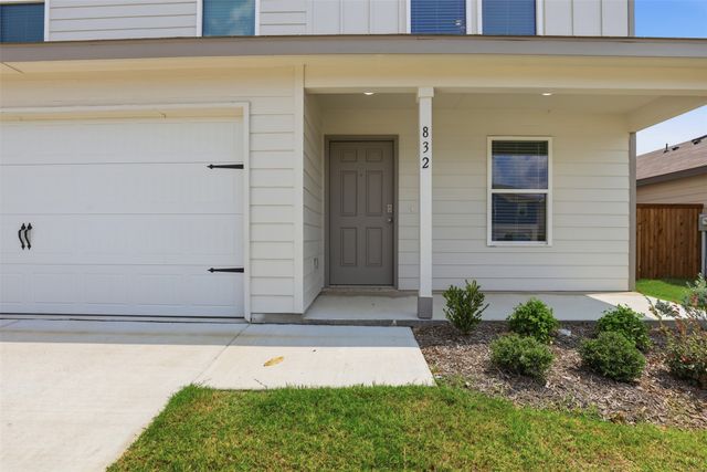 832 Eagles Nest Drive, Cleburne, TX 76031