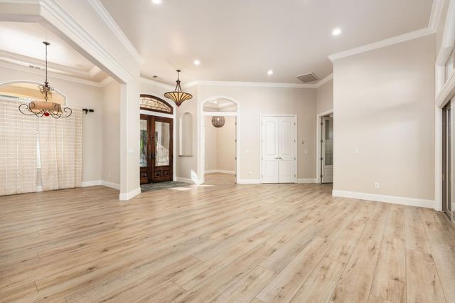 463 High Sierra Drive, Exeter, CA 93221