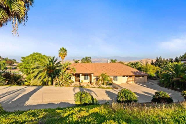 463 High Sierra Drive, Exeter, CA 93221