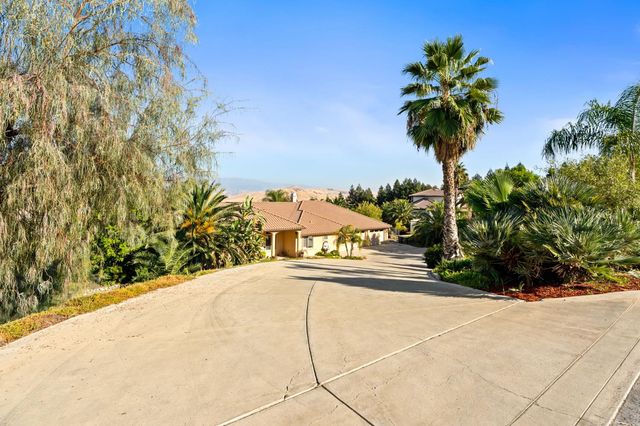 463 High Sierra Drive, Exeter, CA 93221