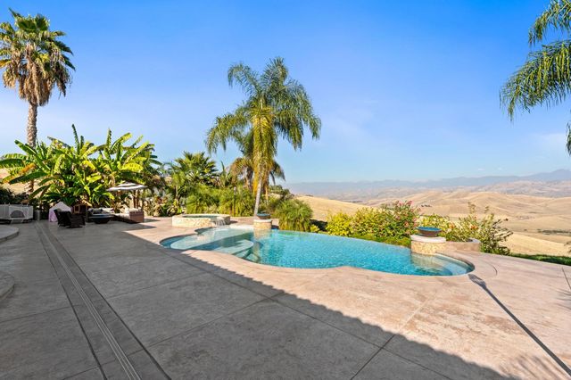 463 High Sierra Drive, Exeter, CA 93221