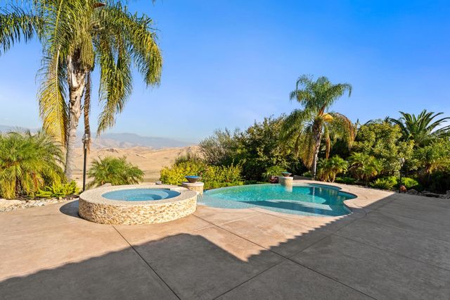 463 High Sierra Drive, Exeter, CA 93221