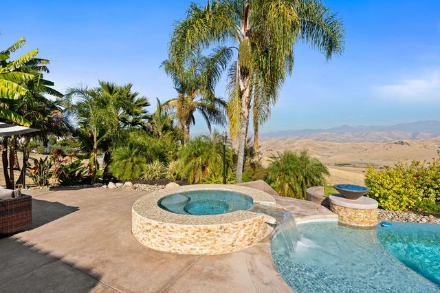 463 High Sierra Drive, Exeter, CA 93221