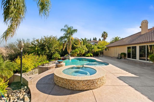 463 High Sierra Drive, Exeter, CA 93221