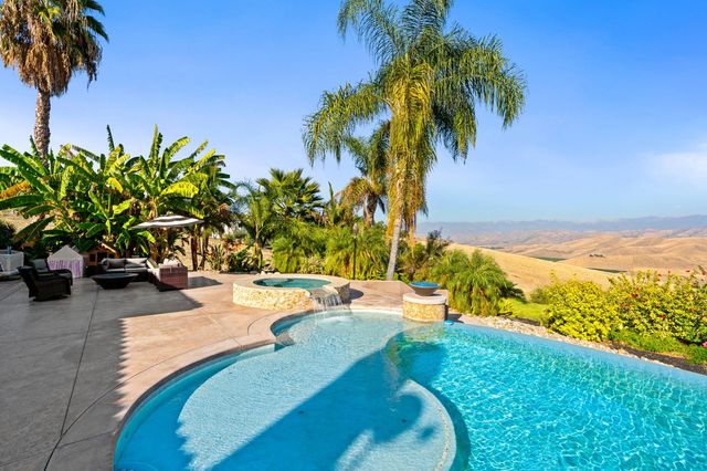 463 High Sierra Drive, Exeter, CA 93221