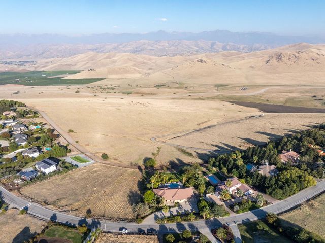 463 High Sierra Drive, Exeter, CA 93221