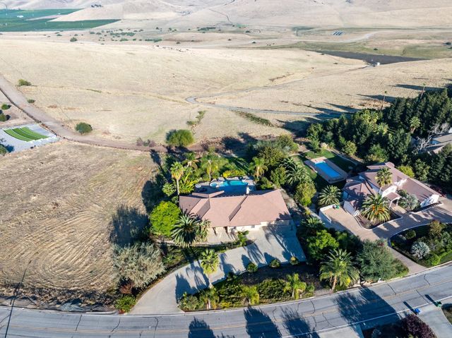 463 High Sierra Drive, Exeter, CA 93221