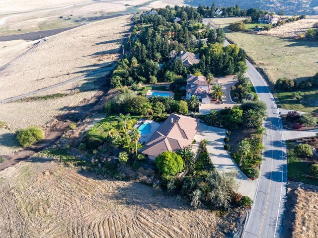 463 High Sierra Drive, Exeter, CA 93221