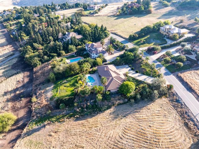 463 High Sierra Drive, Exeter, CA 93221