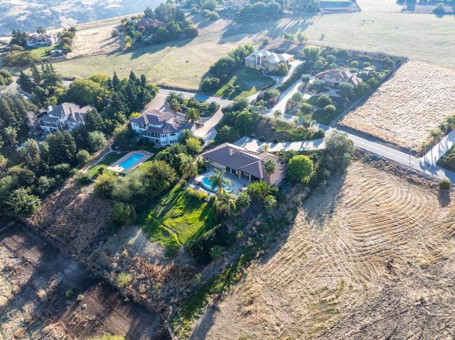 463 High Sierra Drive, Exeter, CA 93221