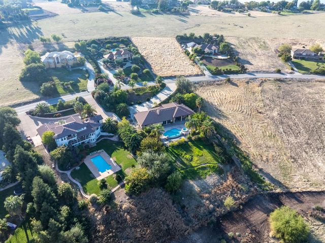 463 High Sierra Drive, Exeter, CA 93221