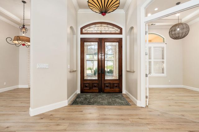 463 High Sierra Drive, Exeter, CA 93221