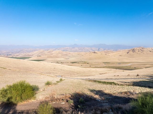 463 High Sierra Drive, Exeter, CA 93221