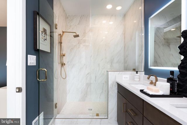 6316 CETUS LN, North Bethesda, MD 20852