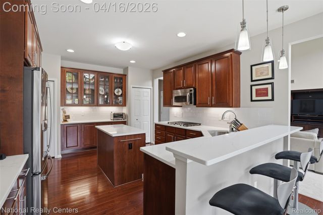 30304 Sterling Drive, Novi, MI 48377