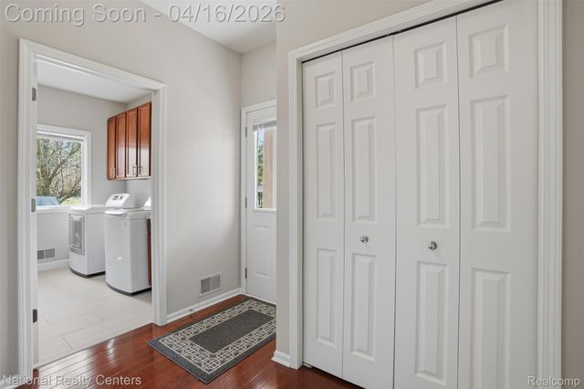 30304 Sterling Drive, Novi, MI 48377