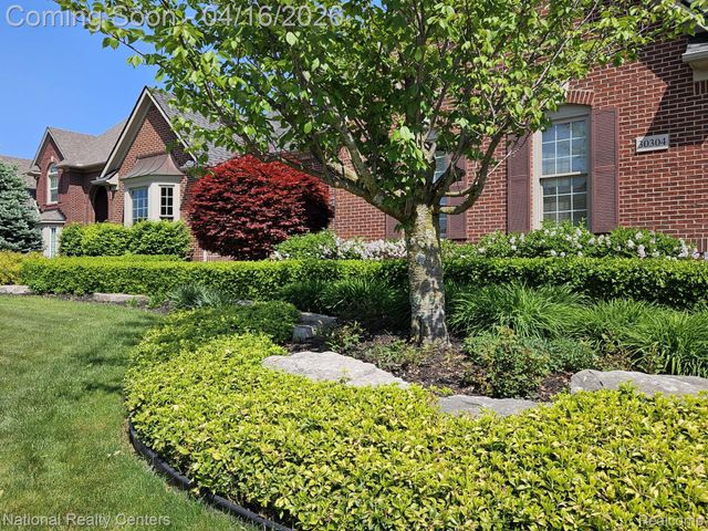 30304 Sterling Drive, Novi, MI 48377