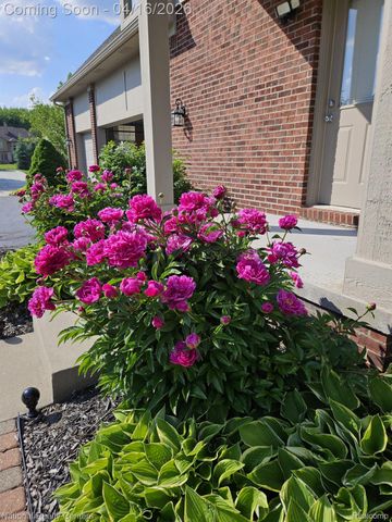 30304 Sterling Drive, Novi, MI 48377